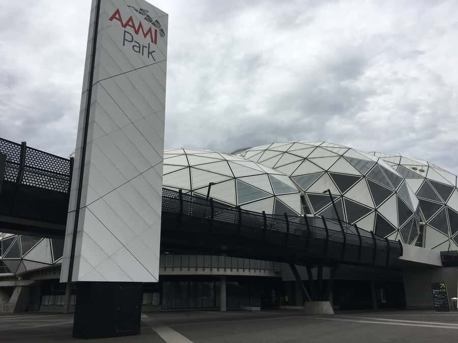 Melbourne Sports Walk - Meeting at Melbourne Day Tour Centre and starting with the right pace