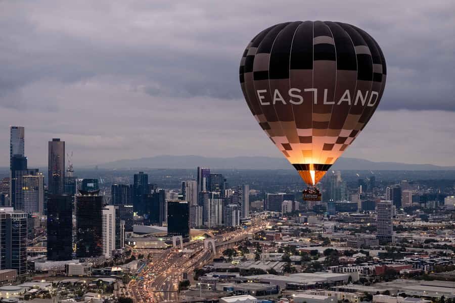 Melbourne: Sunrise Hot Air Balloon Experience with Breakfast - Sunrise over Melbourne’s CBD: why the timing matters