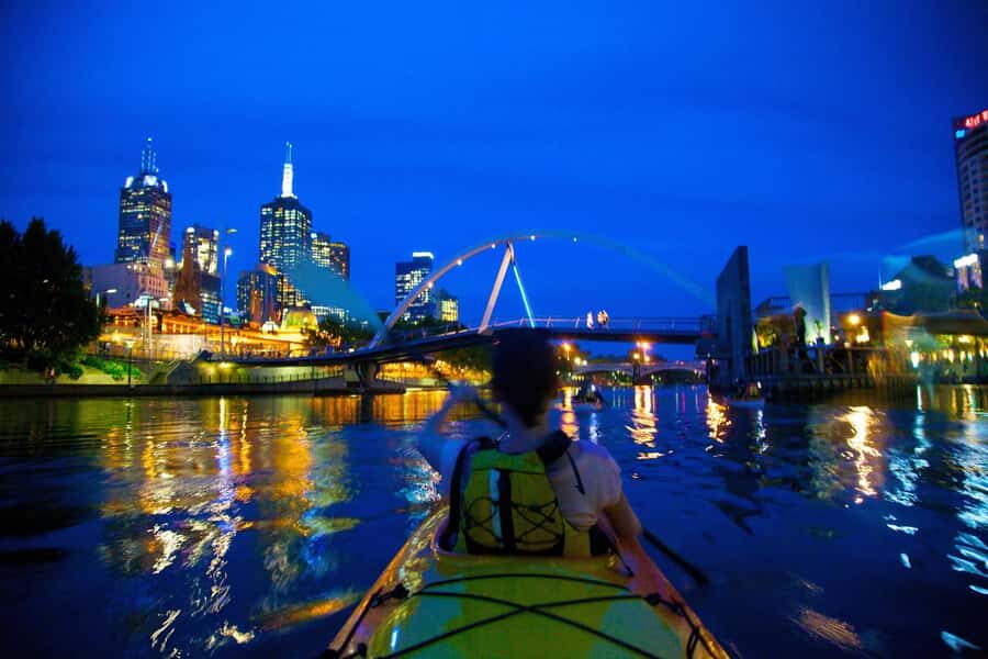 Melbourne: Sunset Kayak Tour with Dinner - Before sunset on the Yarra: Harbor sights and the “getting it” moment