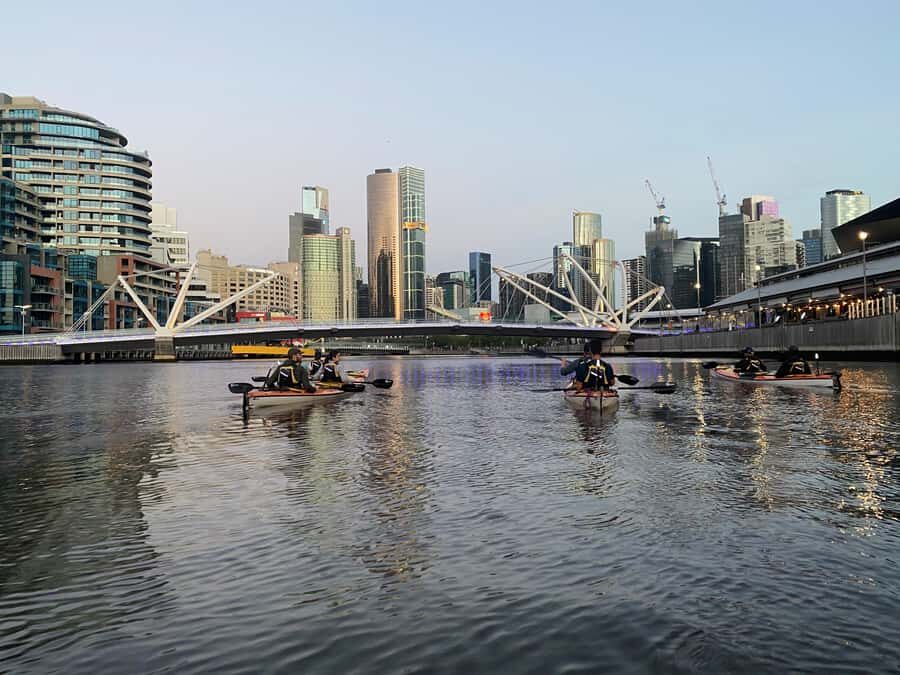 Melbourne: Sunset Kayak Tour with Dinner - The final paddle to the Rowing Sheds near Federation Square
