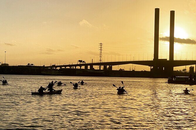 Melbourne Sunset Kayaking Experience with Dinner - The Crown Casino fire-ball show: why the timing matters