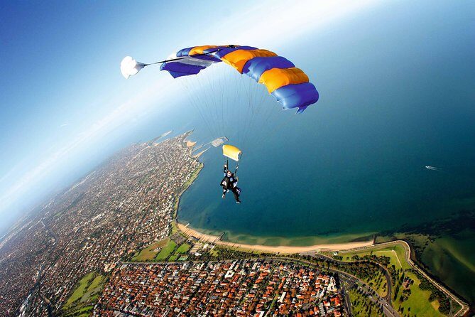 Melbourne: Tandem Skydive Experience over St. Kilda Beach - The climb: 15,000 feet over Melbourne and St Kilda