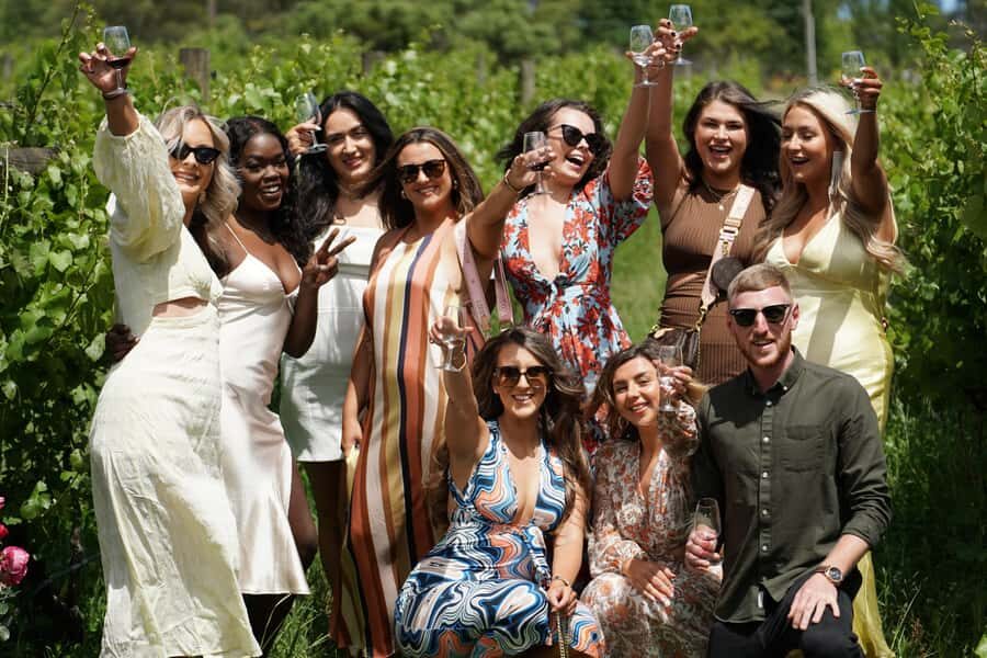 Melbourne: Yarra Valley Wine, Cider, Gin, Beer, & Choc Tour - Getting Out of Melbourne: the 9am departure rule and road-trip pace