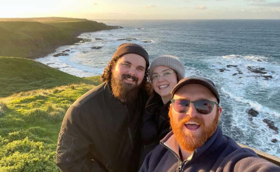 Phillip Island Penguin Parade Afternoon Tour from Melbourne - Guides, audio, and the multilingual comfort you’ll actually use