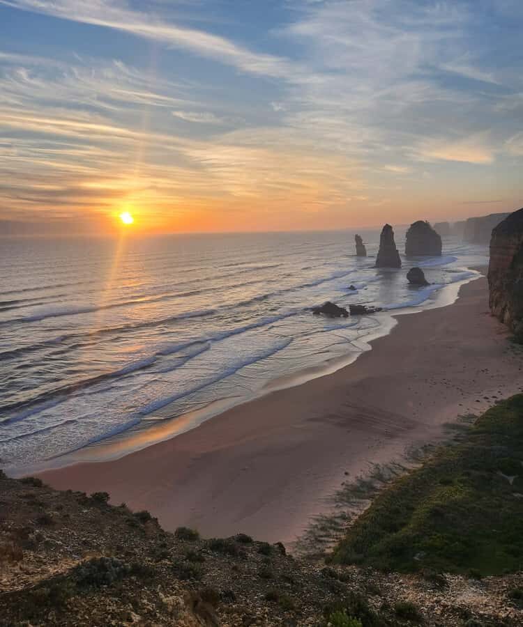 Premium Great Ocean Road Reverse Tour 13Pax Max Hotel PickUP - Melbourne pickup, the Colac coffee/breakfast stop, and the early start
