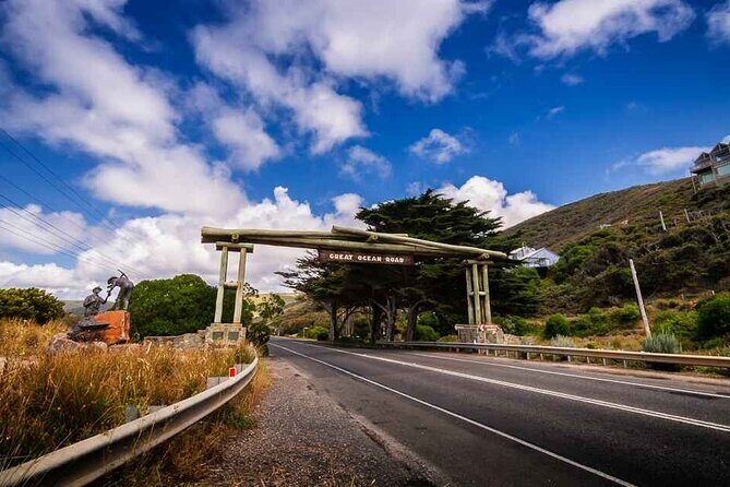 Premium Great Ocean Road Tour IN A Relaxed Way IN Premium Coach - From Melbourne at 7:00am: staying relaxed on a 12-hour coast run