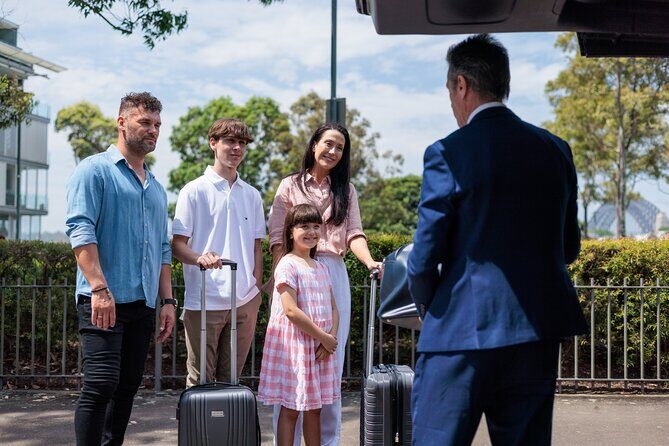 Private Luxury Transfer from Melbourne CBD to Melbourne Airport - Service level: the part reviews get right