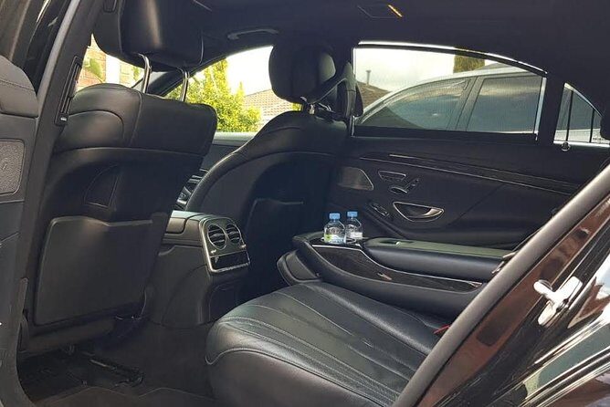 Private Melbourne CBD Sightseeing Tour – luxury vehicle - Meeting your driver at Melbourne Tullamarine: the first win is simplicity