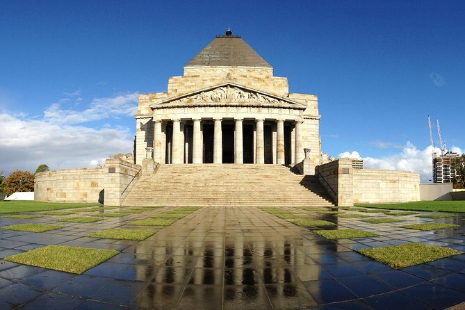 Shrine of Remembrance Cultural Guided Tour in Melbourne - Stop at the Shrine itself: architectural clues and the stories behind them