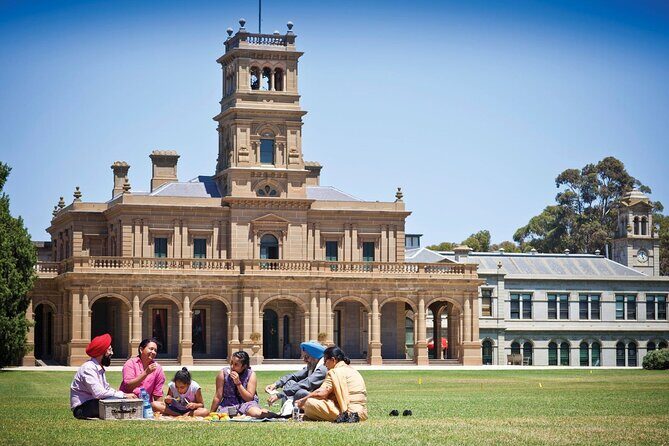 Werribee Zoo & Werribee Mansion Tour - Photo Ops, Animal Talks, and How to Use Your Free Time