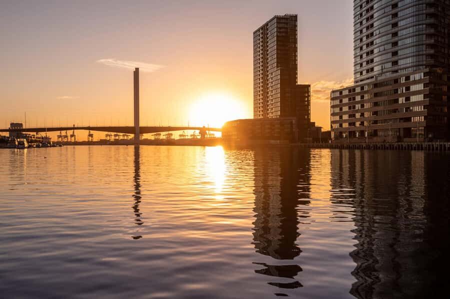 Yarra River: 1.5-Hour Scenic Sunset Public Cruise - Melbourne Sunset, Best Seen From the Yarra