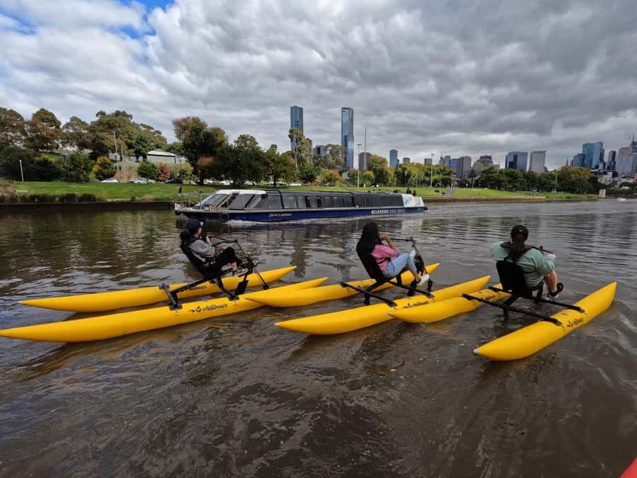 Yarra River, Melbourne Waterbike Tour - Under Princes Bridge and Swan Street Bridge: The River Photo Zone