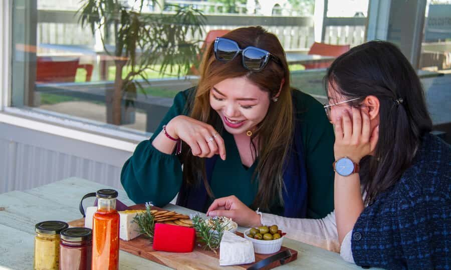 Yarra Valley Full Day Grazing Tour: Gin, Wine, Pizza, Cheese - Audio Guide in 16 Languages and Onboard Wi‑Fi: Make the Day Easier to Follow