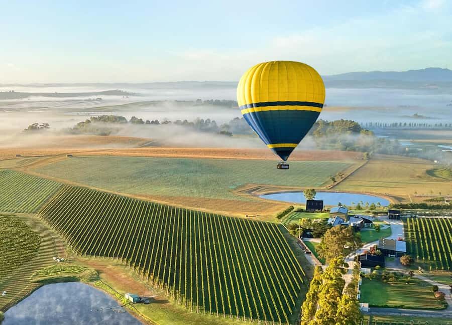 Yarra Valley: Hot Air Balloon with Breakfast & CBD Transfers - Global Ballooning Australia: Why the Pilot Crew Experience Matters