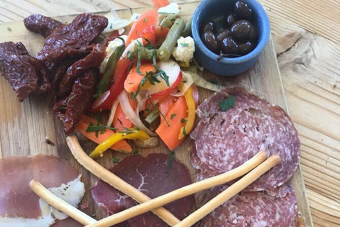 Yarra Valley Winery Tour from Melbourne - Lunch included - The day’s rhythm: four winery stops with lunch as the anchor